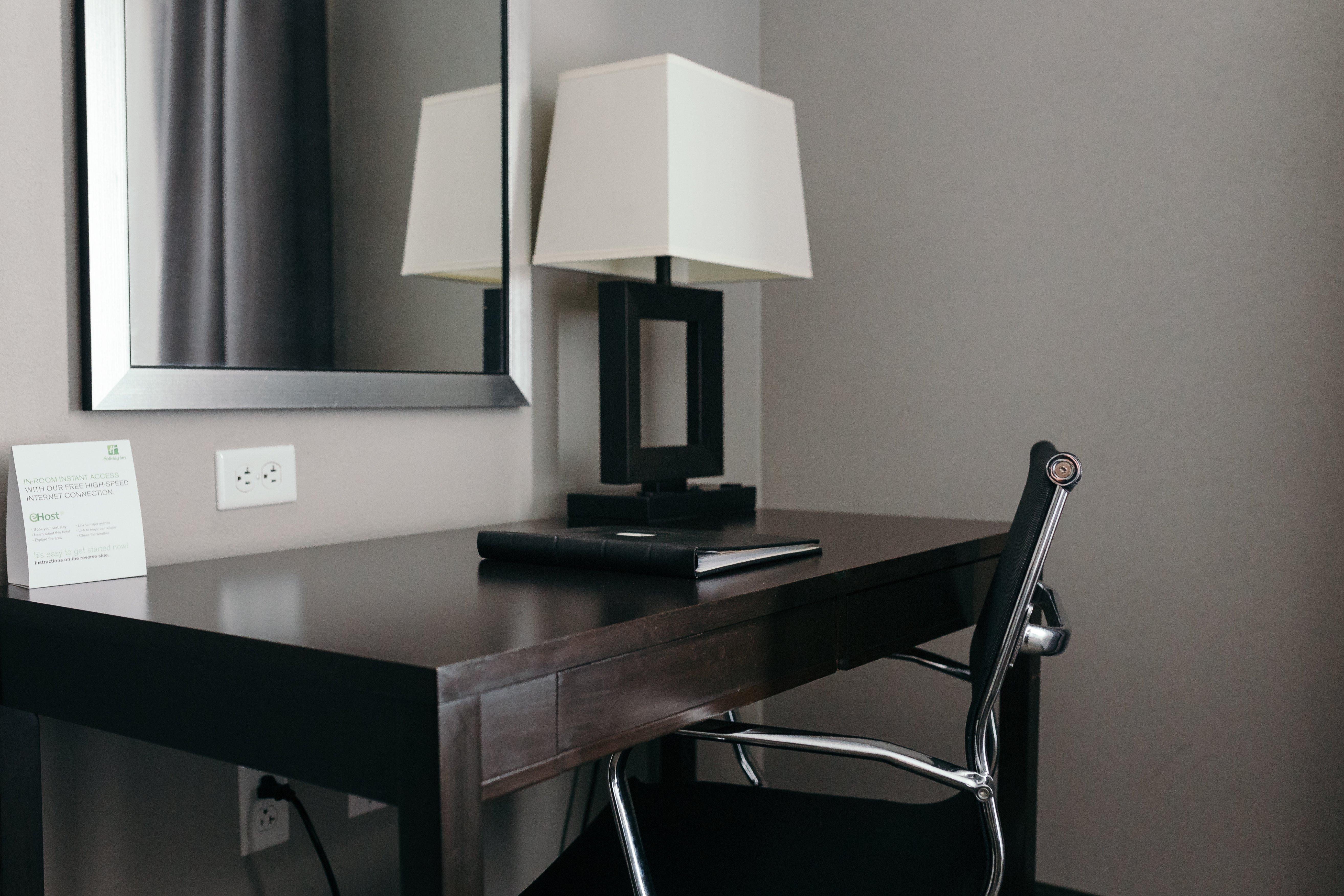 Holiday Inn And Suites East Peoria By Ihg Bagian luar foto