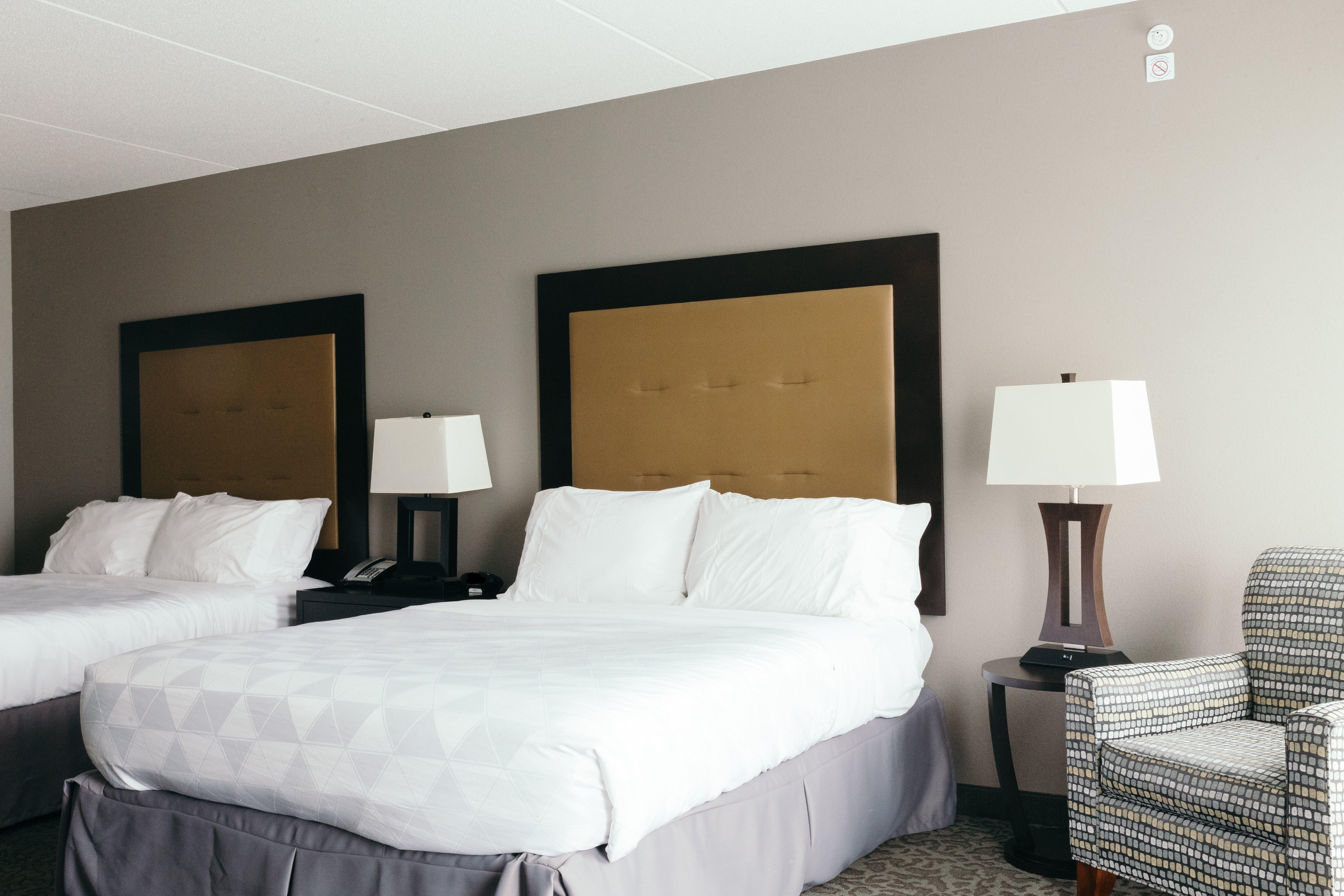 Holiday Inn And Suites East Peoria By Ihg Bagian luar foto