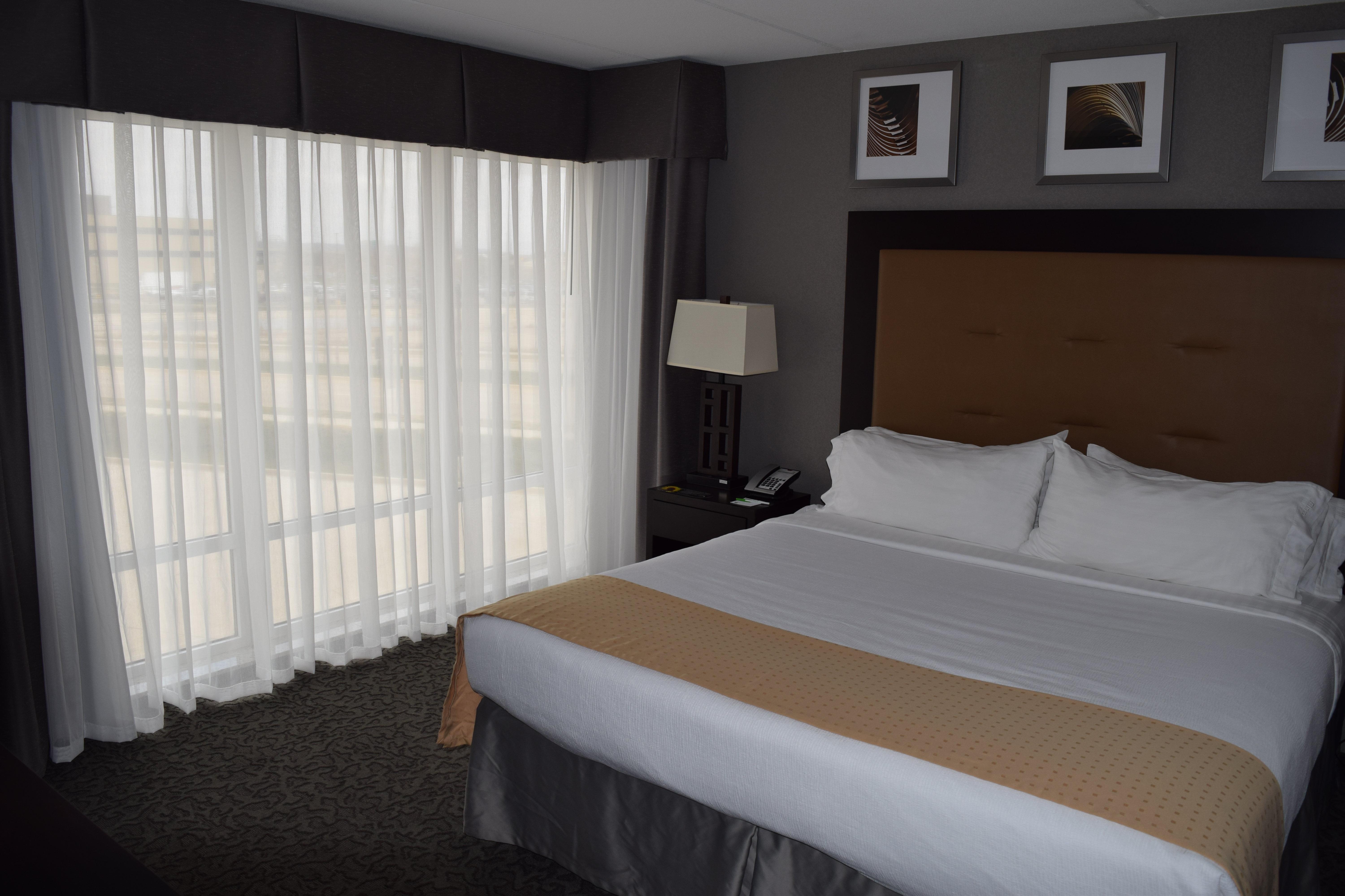 Holiday Inn And Suites East Peoria By Ihg Bagian luar foto
