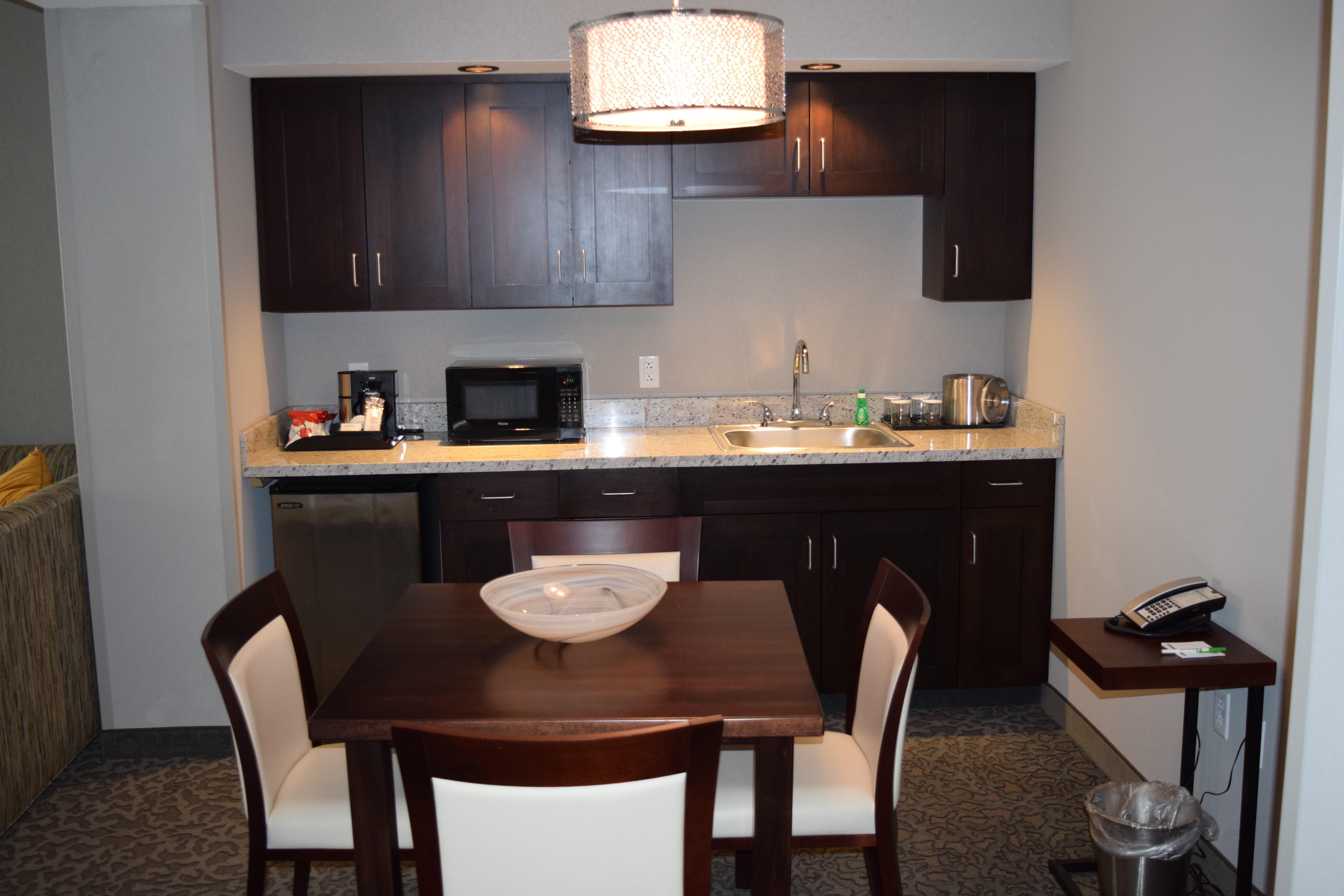 Holiday Inn And Suites East Peoria By Ihg Bagian luar foto