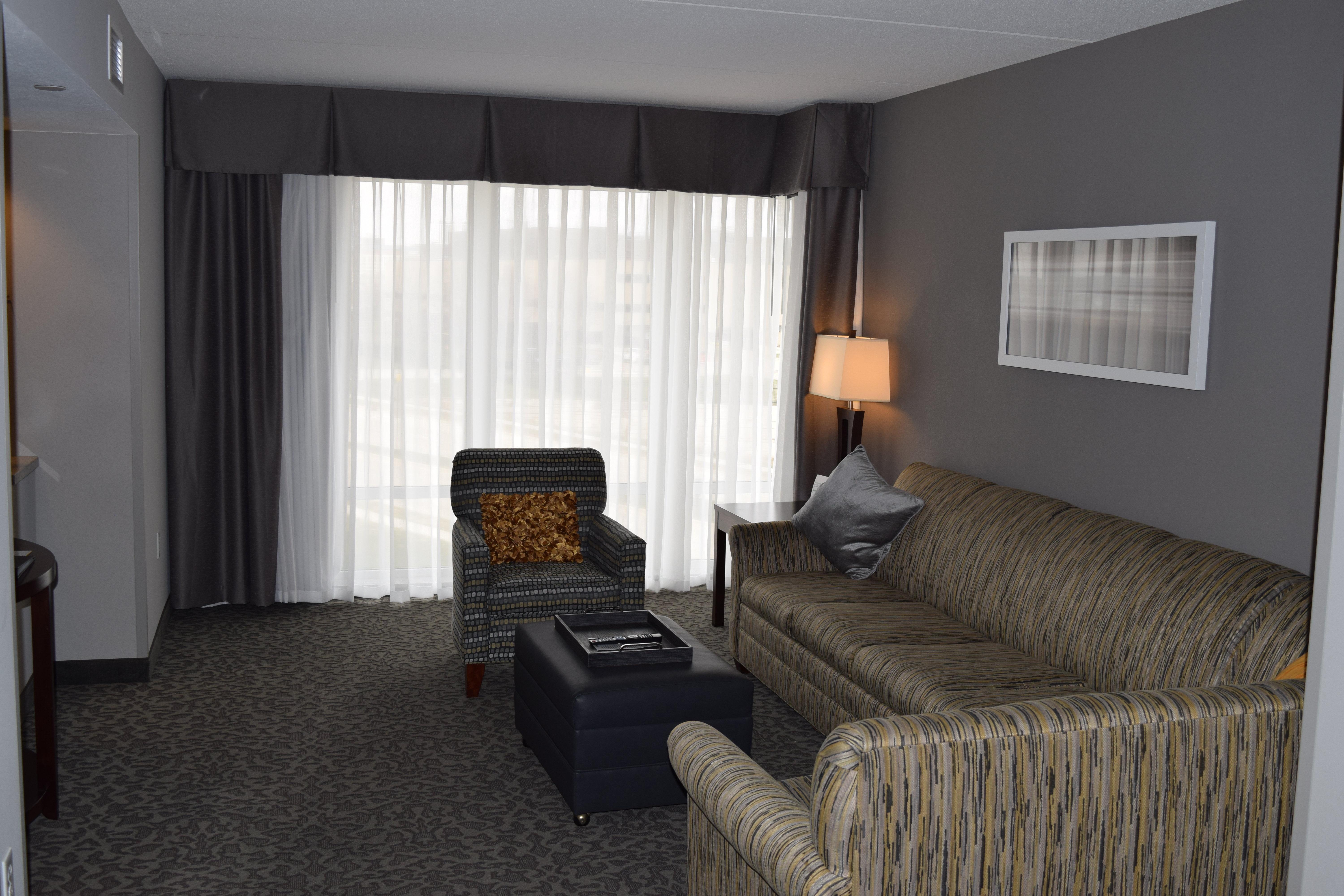 Holiday Inn And Suites East Peoria By Ihg Bagian luar foto