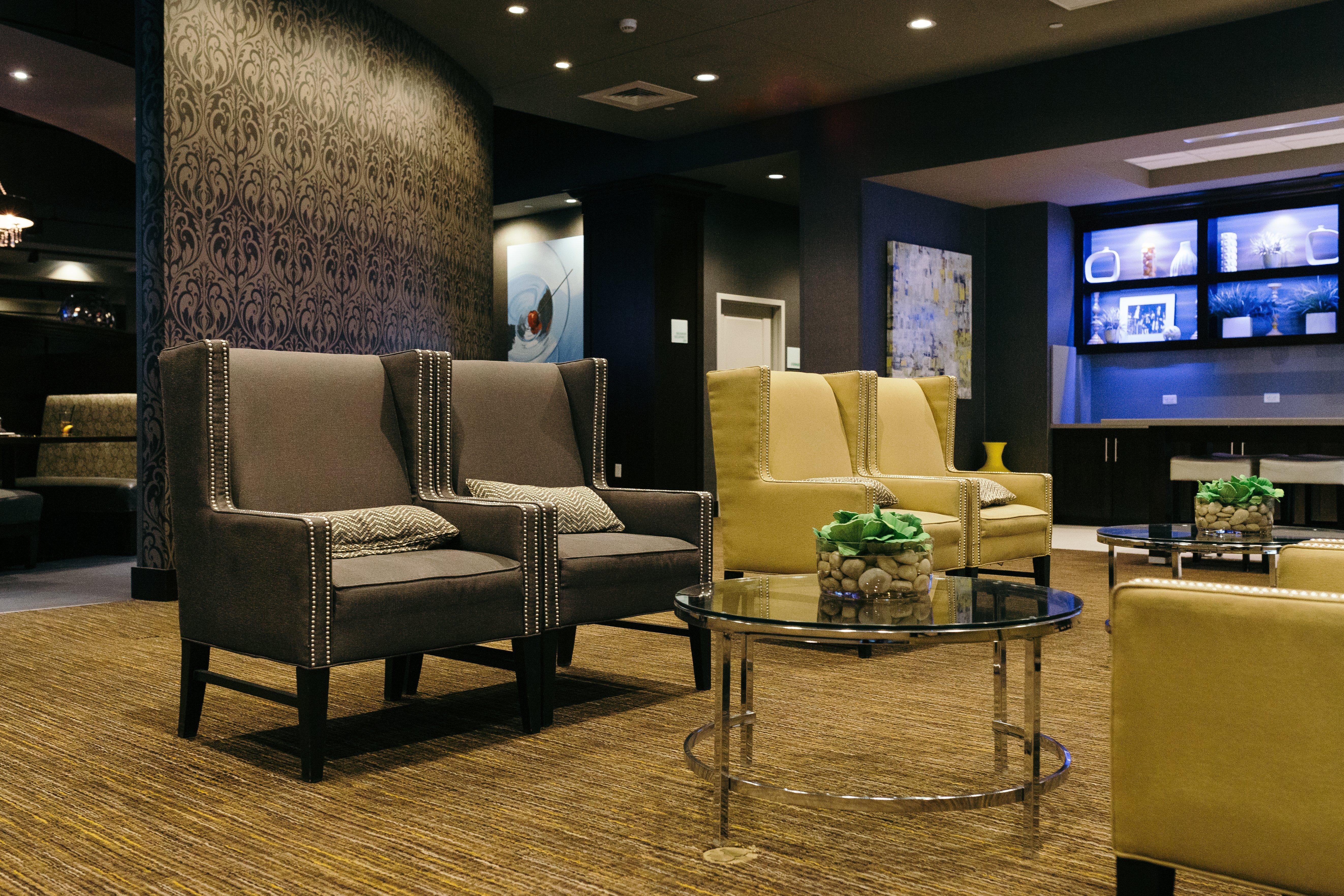 Holiday Inn And Suites East Peoria By Ihg Bagian luar foto